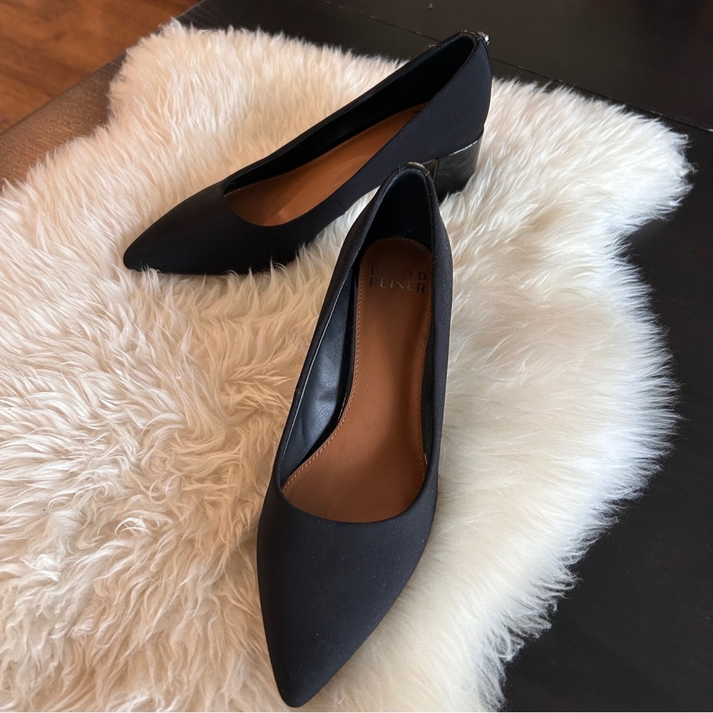 DONALD J. PLINER Stretch Crepe Block Heel Pump SZ 8